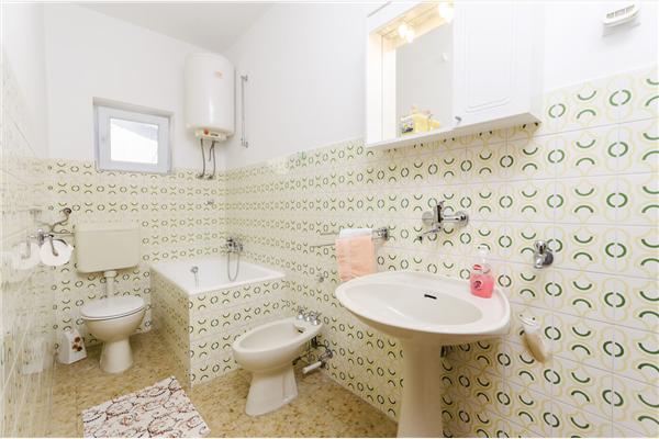 Apartment A1, for 5 persons