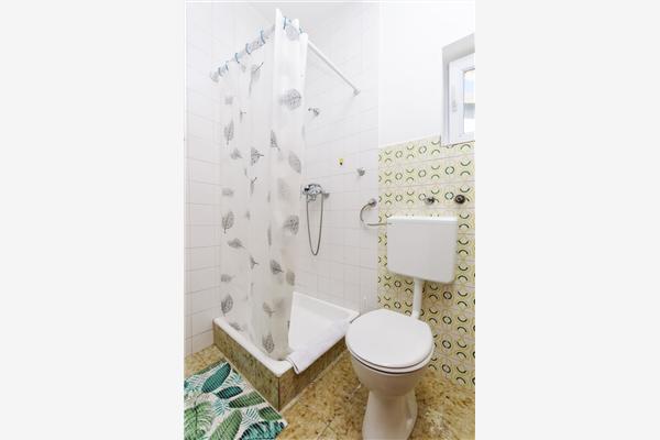 Apartment A1, for 5 persons