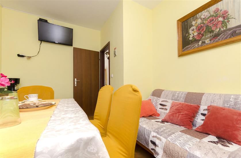 Apartment A1, for 5 persons