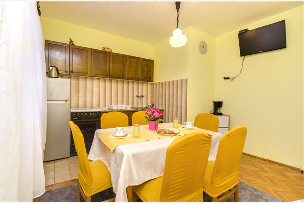 Apartment A1, for 5 persons