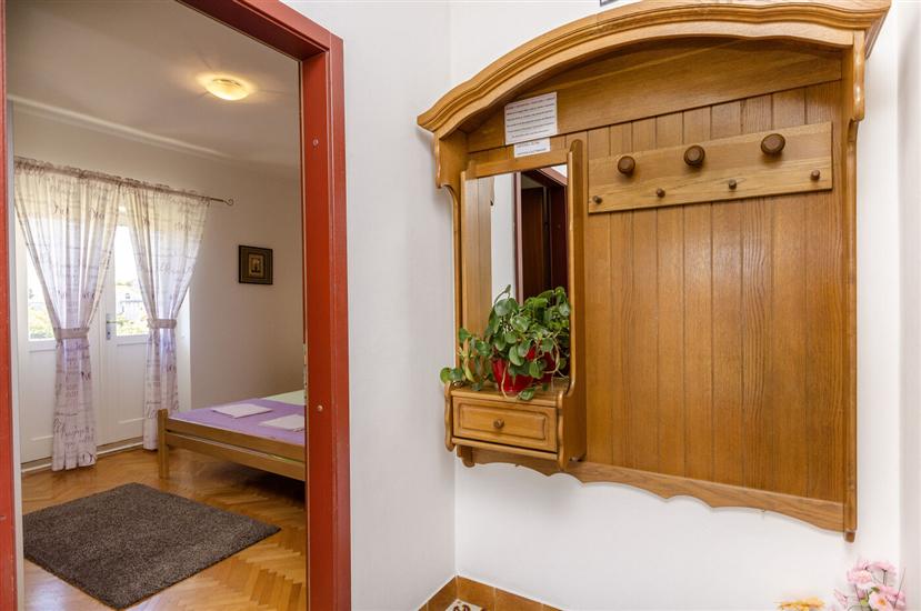 Apartment A1, for 5 persons