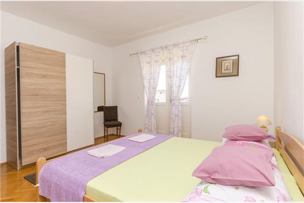Apartment A1, for 5 persons