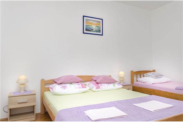 Apartment A1, for 5 persons