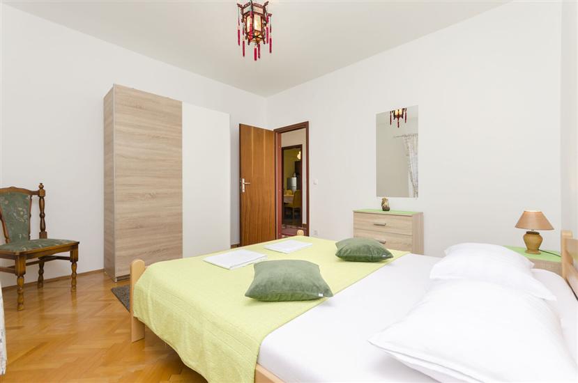 Apartment A1, for 5 persons