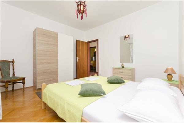 Apartment A1, for 5 persons