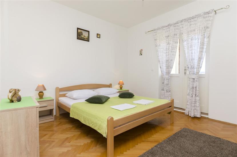 Apartment A1, for 5 persons