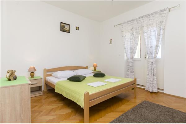 Apartment A1, for 5 persons