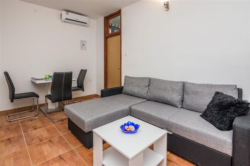 Apartment A1, for 5 persons