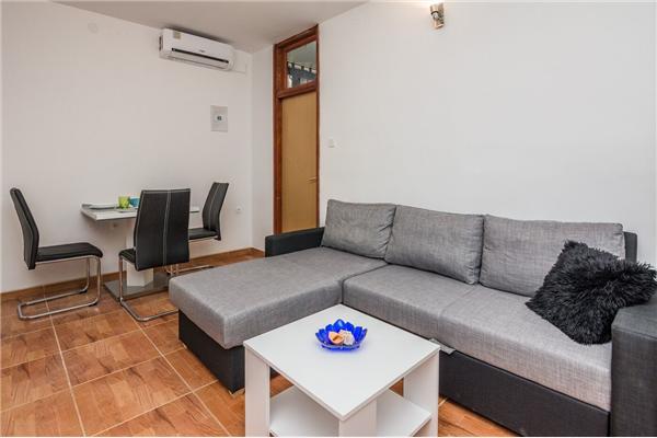 Apartment A1, for 5 persons
