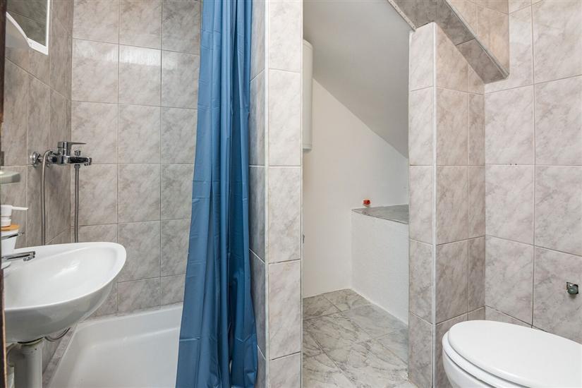 Apartment A1, for 5 persons