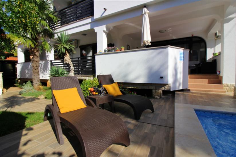 Apartmaj Residence Lili 4 s bazenom