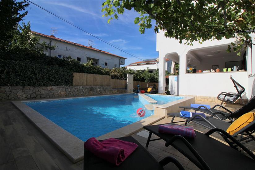 Apartmaj Residence Lili 4 s bazenom