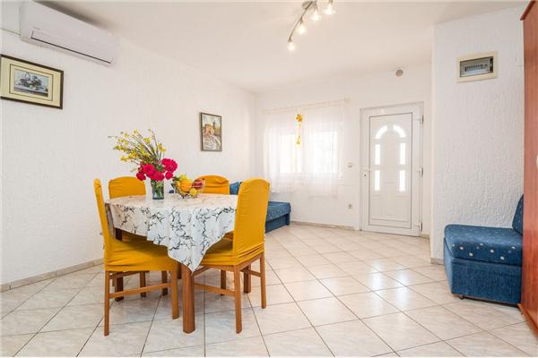 Apartment A2, for 4 persons