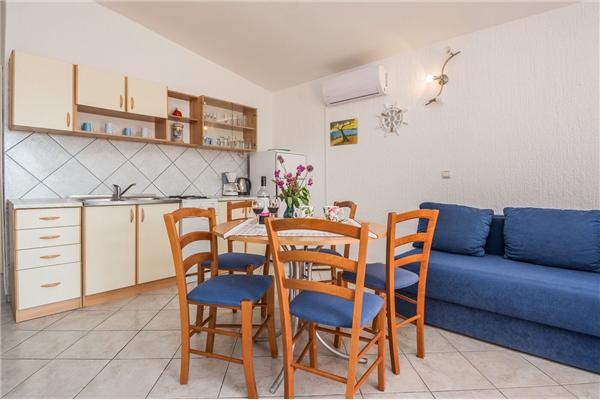 Apartment A4, for 4 persons