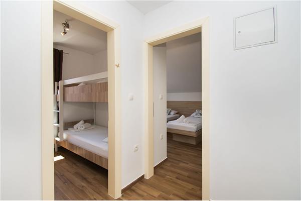 House K1, for 12 persons