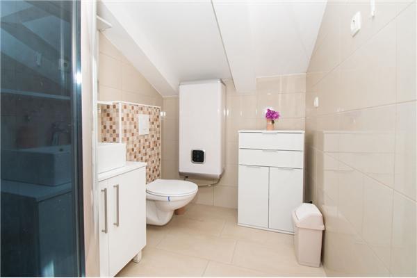 House K1, for 12 persons