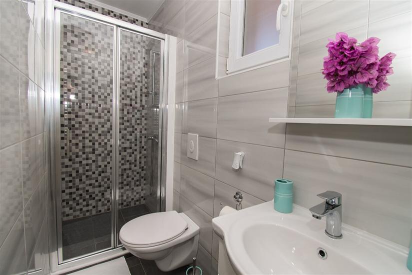 House K1, for 12 persons