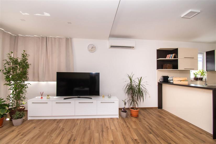 House K1, for 12 persons