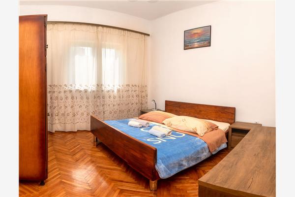 Apartment A2, for 6 persons