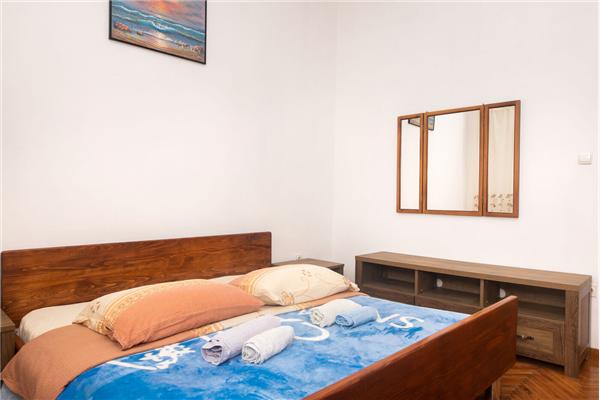 Apartment A2, for 6 persons