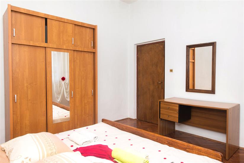 Apartment A2, for 6 persons