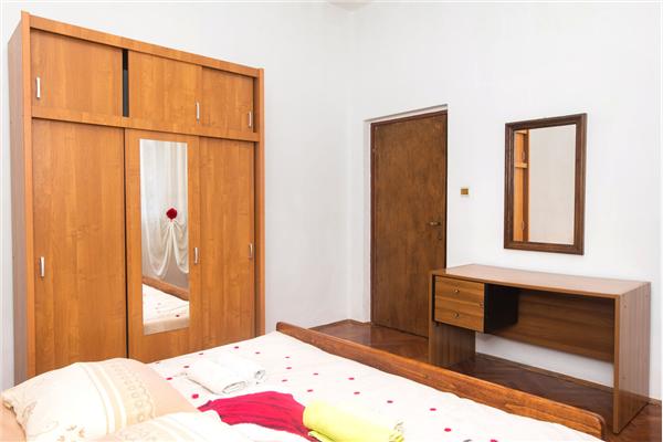 Apartment A2, for 6 persons