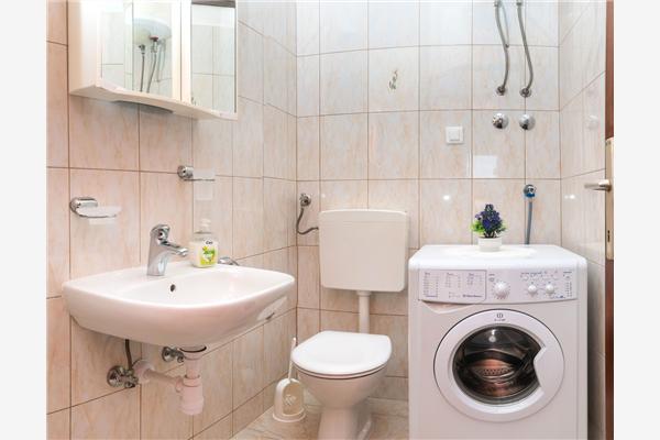 Apartment A2, for 6 persons