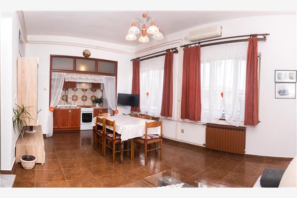 Apartment A2, for 6 persons