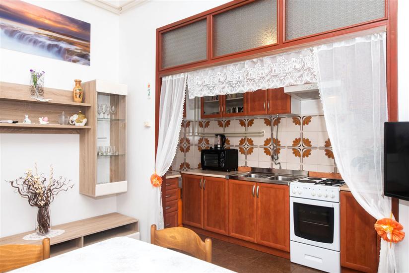 Apartment A2, for 6 persons