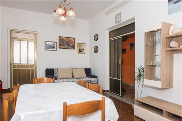 Apartment A2, for 6 persons