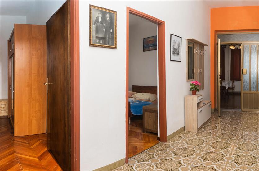 Apartment A2, for 6 persons