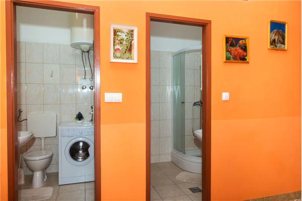 Apartment A2, for 6 persons