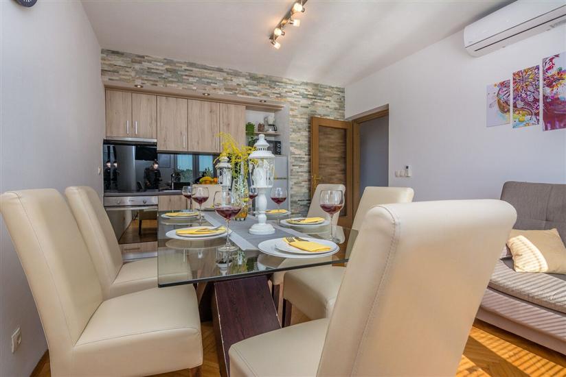 Apartment A1, for 6 persons