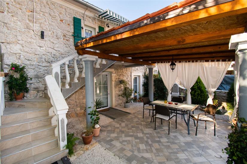 Apartment Kameni dvori