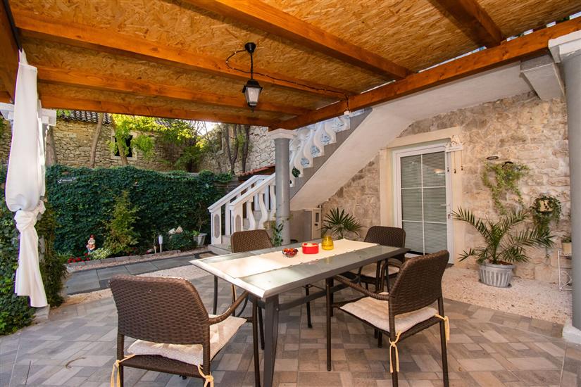 Apartment Kameni dvori