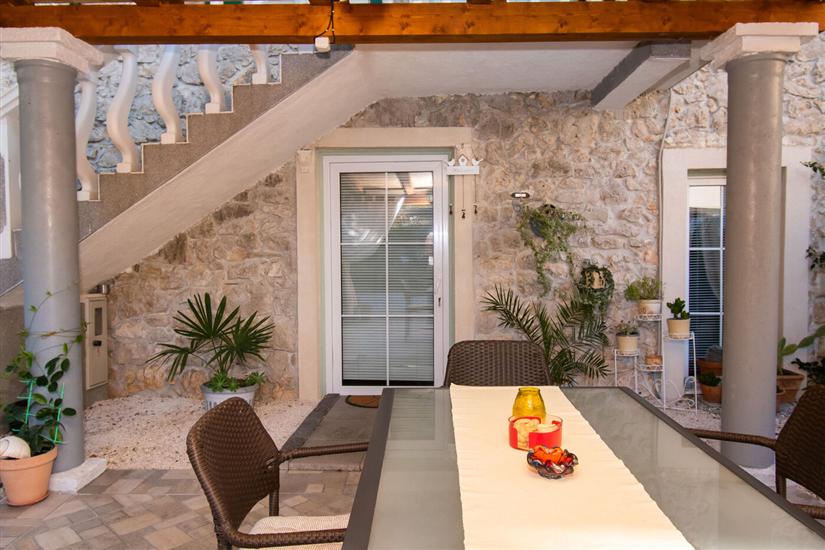 Apartment Kameni dvori