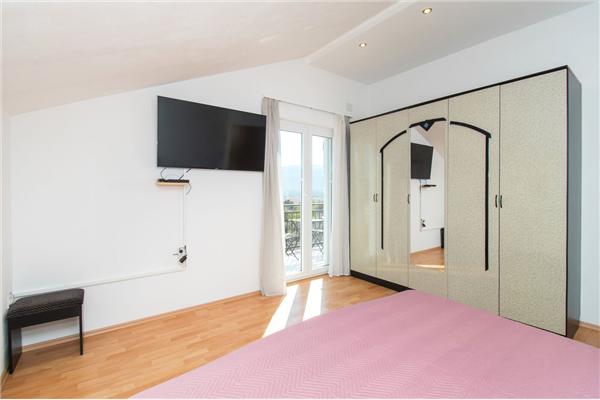 House K1, for 9 persons