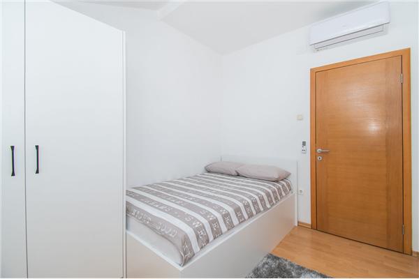 House K1, for 9 persons