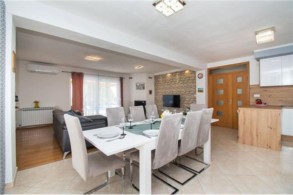 House K1, for 9 persons