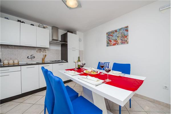 House K1, for 8 persons