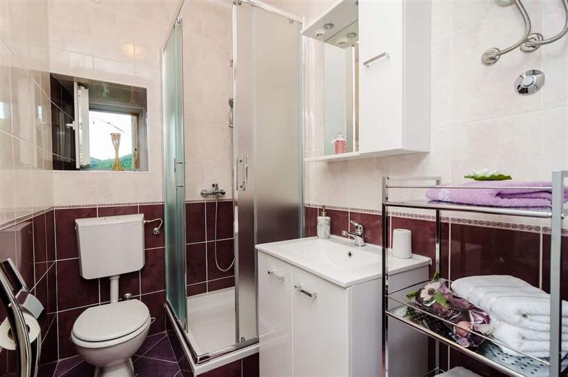 House K1, for 8 persons