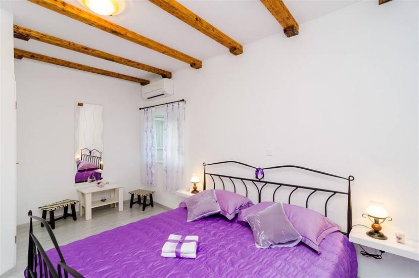 House K1, for 8 persons