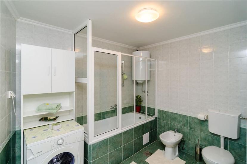 House K1, for 8 persons