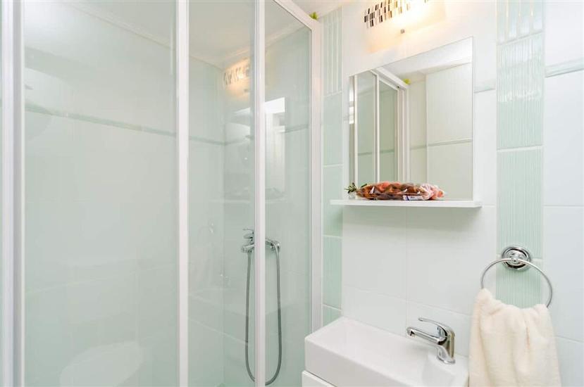 House K1, for 8 persons