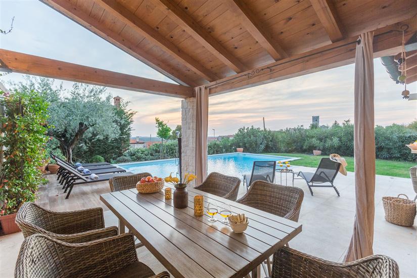 Vila Nar s bazenom i predivnim panoramskim pogledom na more