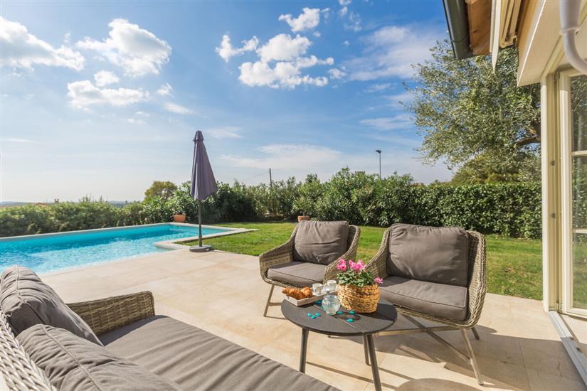 Vila Nar s bazenom i predivnim panoramskim pogledom na more