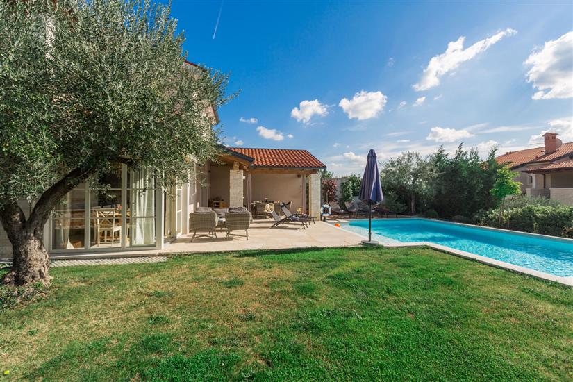 Vila Nar s bazenom i predivnim panoramskim pogledom na more