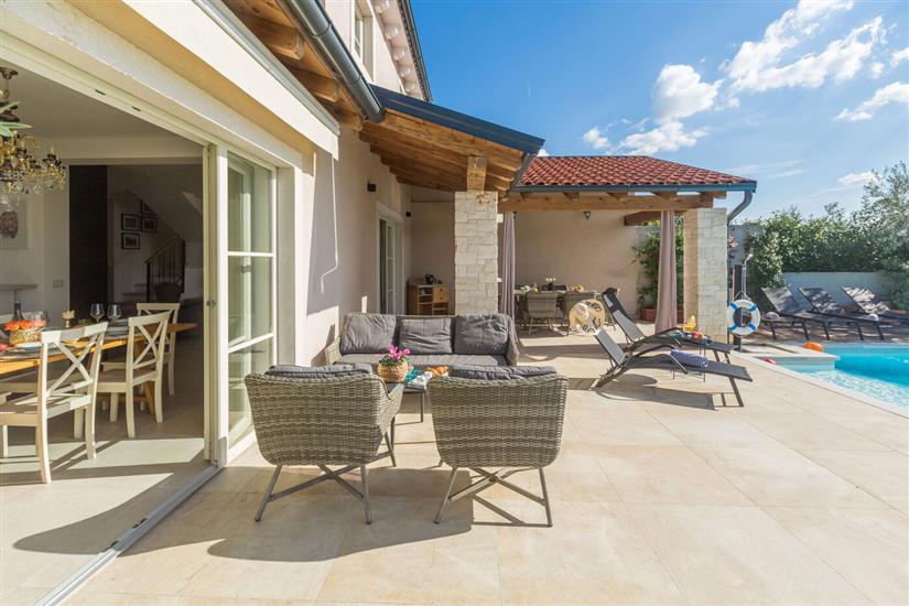 Vila Nar s bazenom i predivnim panoramskim pogledom na more