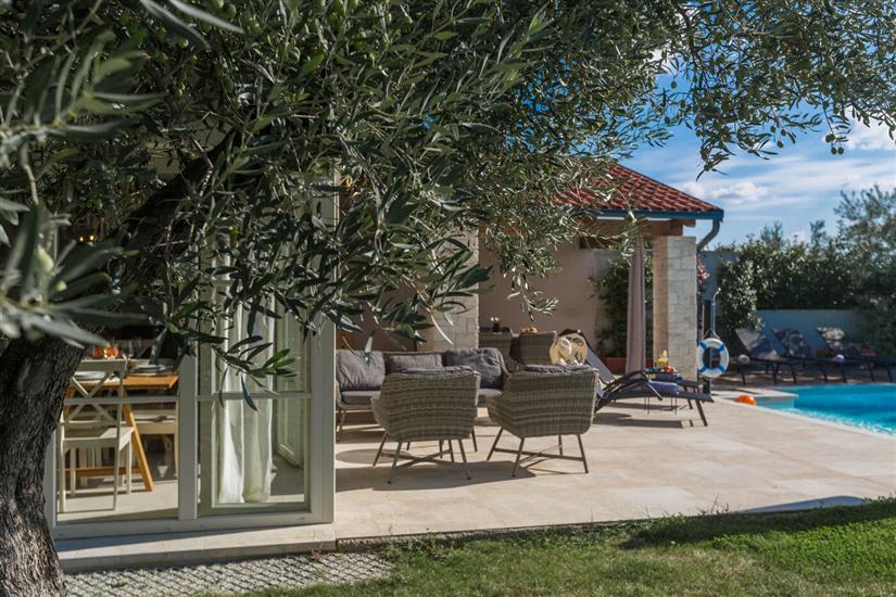 Vila Nar s bazenom i predivnim panoramskim pogledom na more