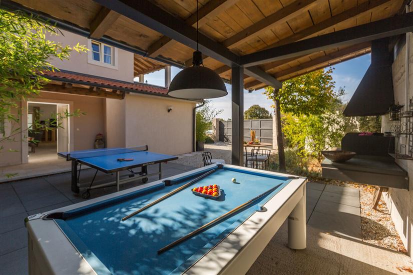 Vila Nar s bazenom i predivnim panoramskim pogledom na more